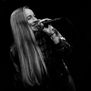 Prive Zangles Amsterdam docent Julia van der Marck